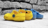 How to Get Smell Out of Crocs