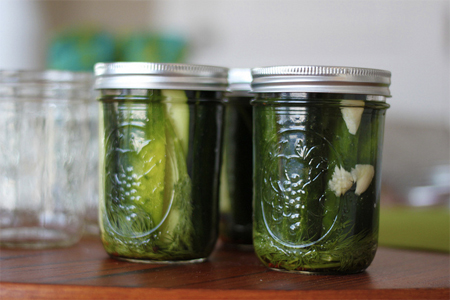 How to Get Smell Out of Pickle Jar