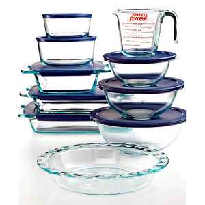 How to Get Smell Out of Pyrex Containers and Lids
