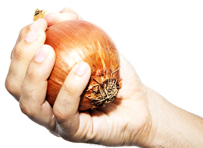 How to Get Onion Smell Off of Hands