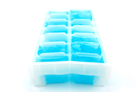 How to Get Smell Out of an Ice Cube Tray