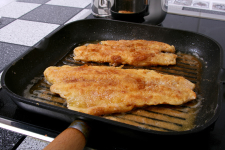 How to Get Fish Smell Out of Cast Iron Pan