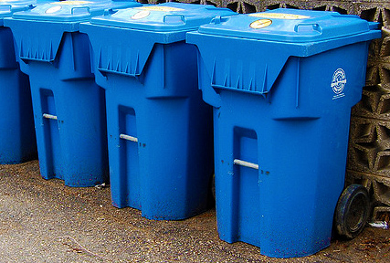 How to Get Smell Out of Recycling Bin