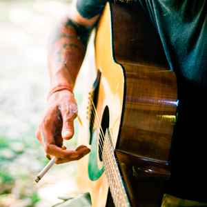 How to Get Smoke Smell Out of Guitar