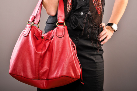 How to Get Smell Out of Purse